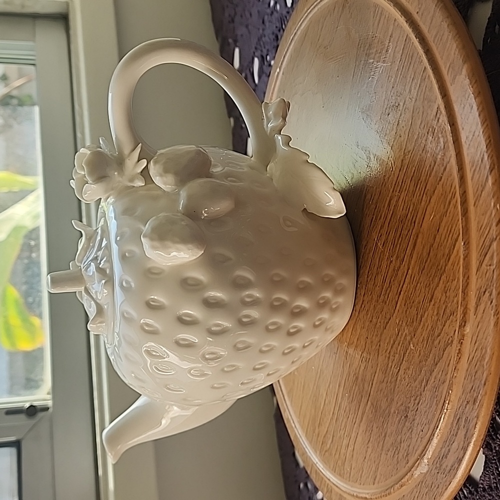 Grace Teaware Strawberry Shaped Porcelain Teapot